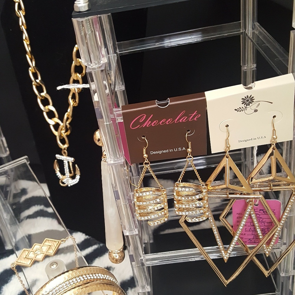 Accessories - Picture 4 of 4